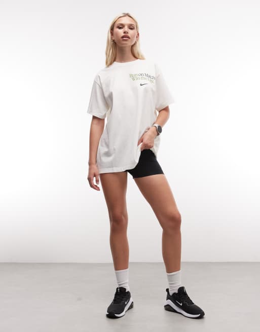 Nike matcha graphic T-shirt in white, 2 of 4