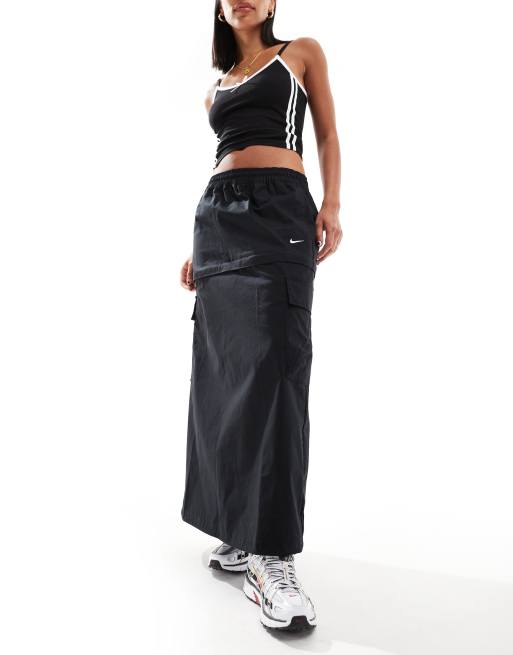 Nike – Maxi- und Minirock im 2-in-1-Design aus schwarzem Webstoff mit Reißverschlussdetail, 2 von 5