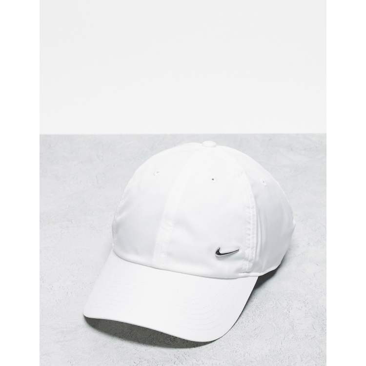 Black nike clearance hat white swoosh