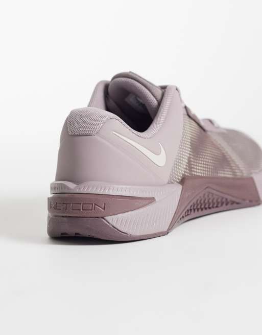 Nike Metcon 10 sneakers in brown and gray, 2 of 5