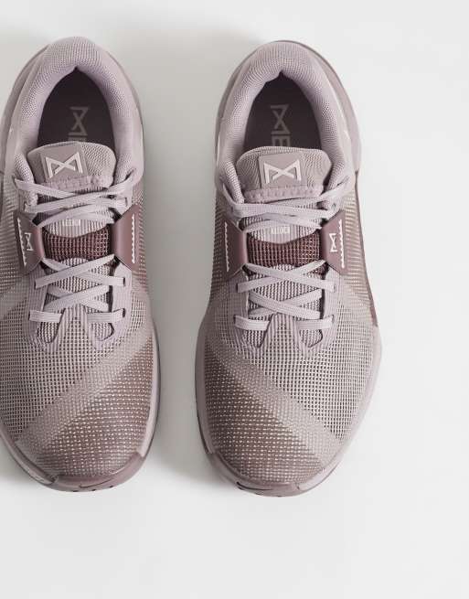 Nike Metcon 10 sneakers in brown and gray, 3 of 5