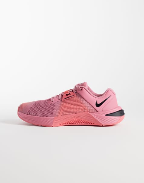Nike Metcon 10 sneakers in pink and black - view 1