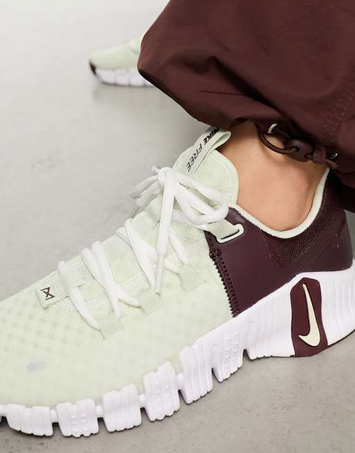 Nike metcon hot sale burgundy