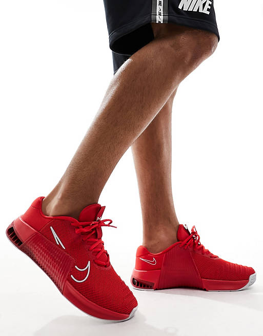 Nike Metcon 9 sneakers in triple red