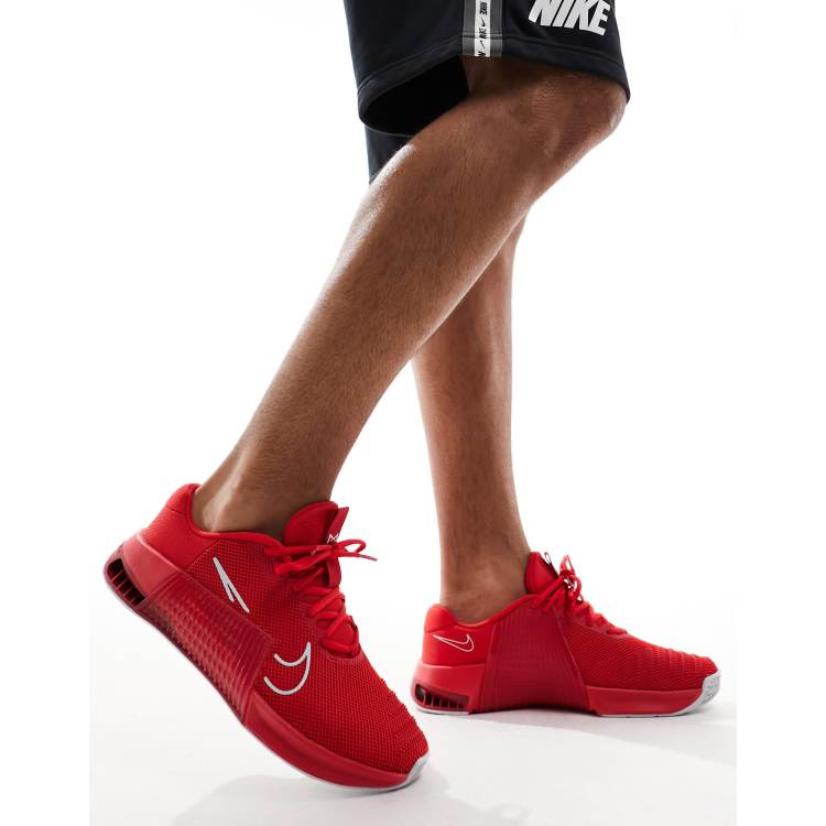 Nike Metcon 9 sneakers in triple red