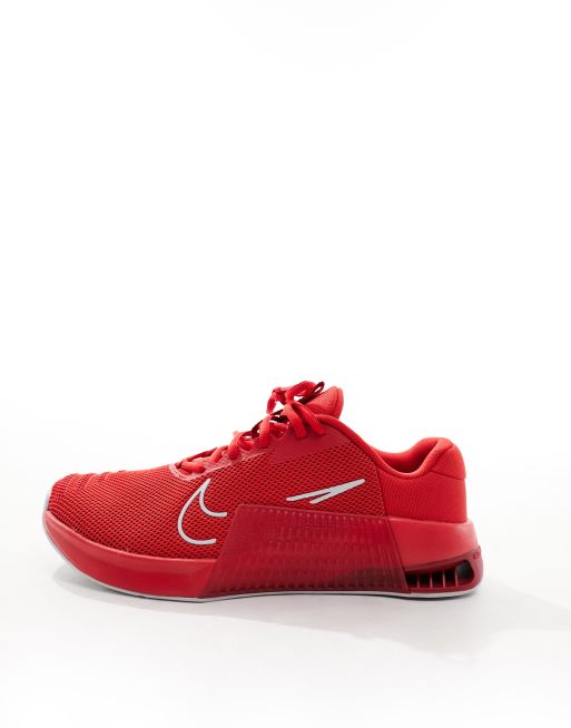 Nike Metcon 9 sneakers in triple red