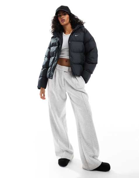 Nike Metro puffer jacket in black - view 1