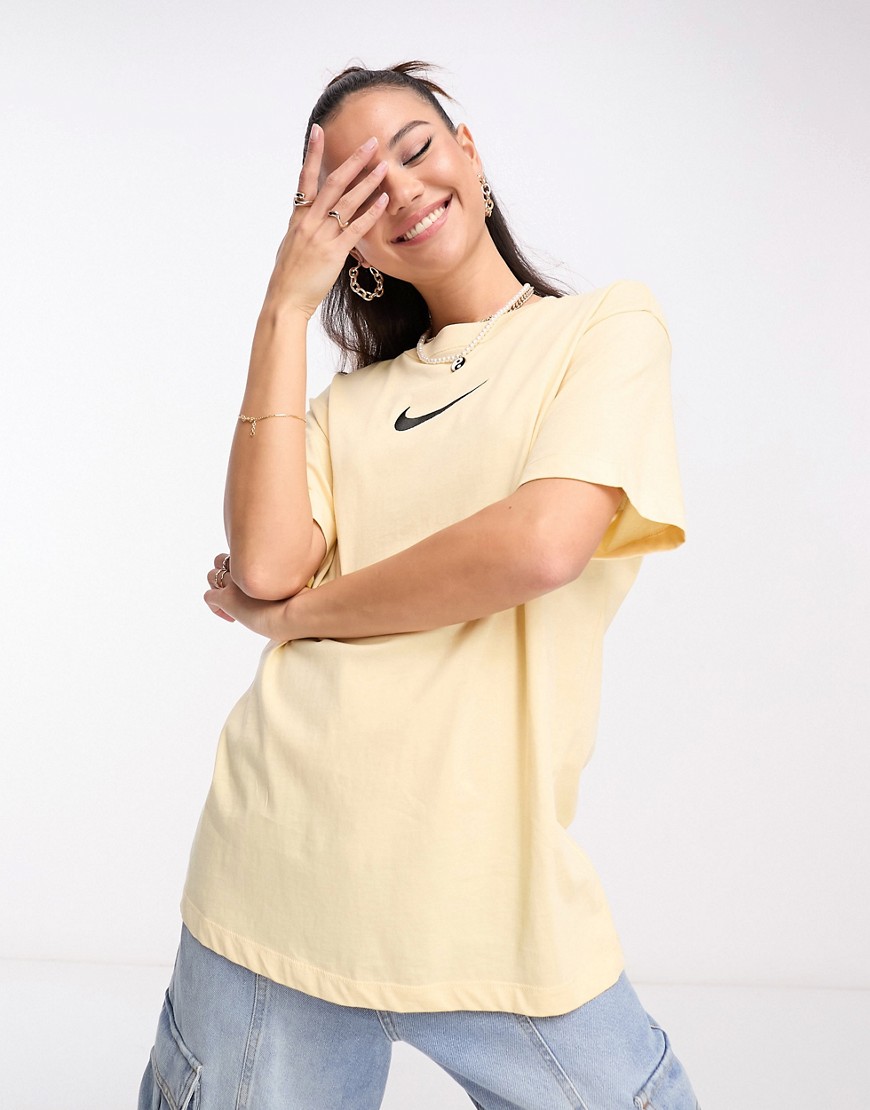 Nike midi swoosh boyfriend t-shirt in pale vanilla-White