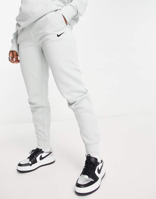 Nike best sale joggers me