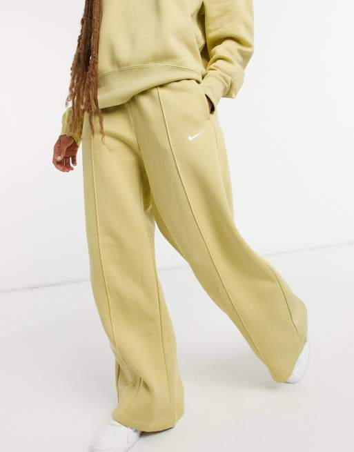 Nike mini swoosh high waisted wide leg outlet jogger