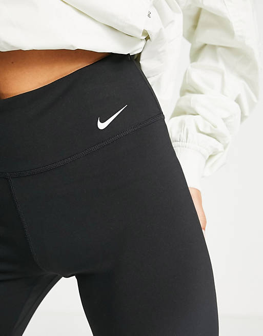 Sportswear Nike mini swoosh legging short in black 