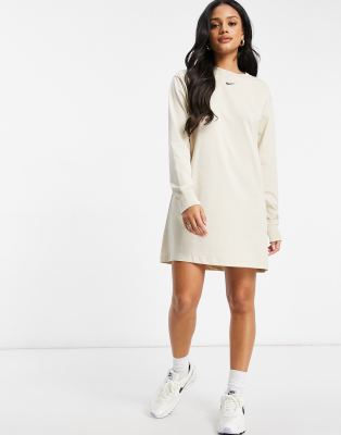 Nike mini swoosh long sleeve t-shirt 