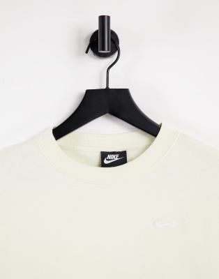 nike small swoosh