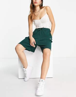 Nike Nike mini swoosh ribbed jersey baller shorts in pro green