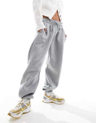 Mini Swoosh sweatpants in gray