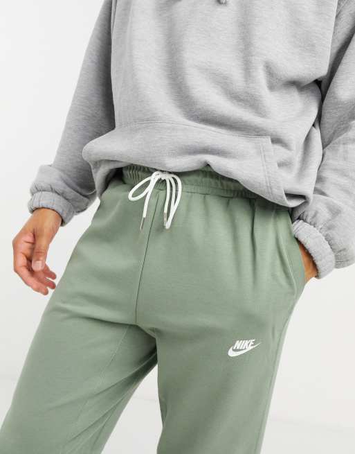 Nike skinny joggers store in sage green