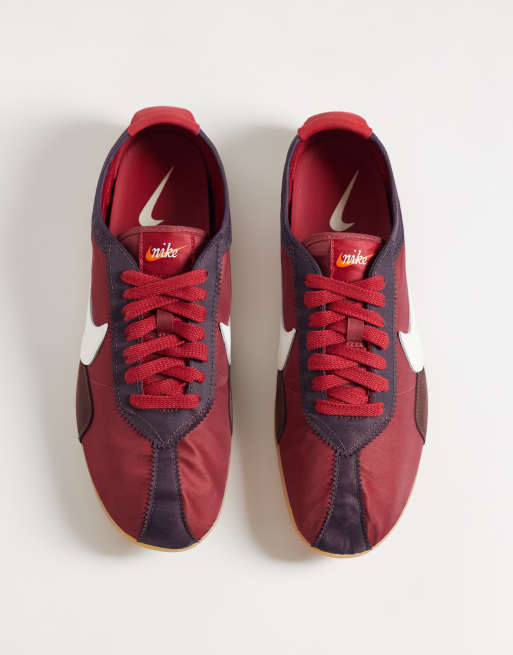 Nike Moon Shoe in burgundy and white, 3 of 5