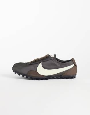 Кроссовки Nike Moon Shoe темно-коричневого цвета