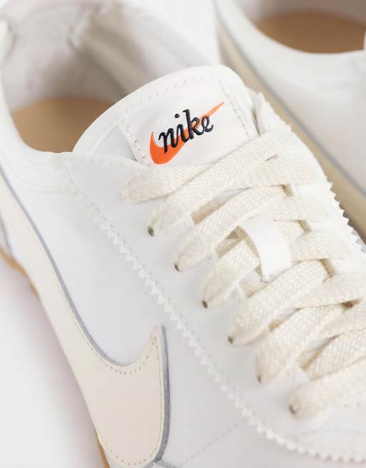 Nike Moon Shoe trainers in white and cream, 8 of 9