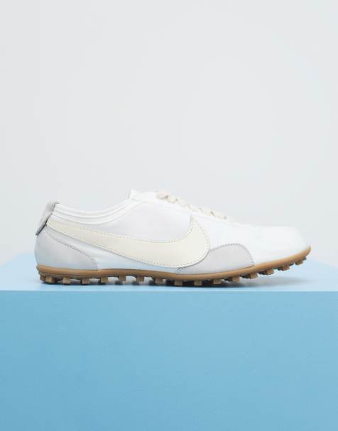 Nike – Moon Shoe – Vita och gräddvita träningsskor - view 1