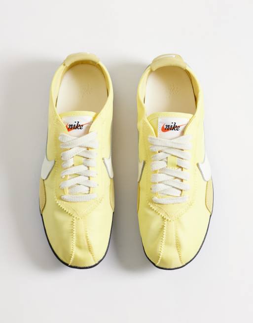 Nike - Moon Shoe - Zapatillas de deporte amarillas y blancas, 2 de 5
