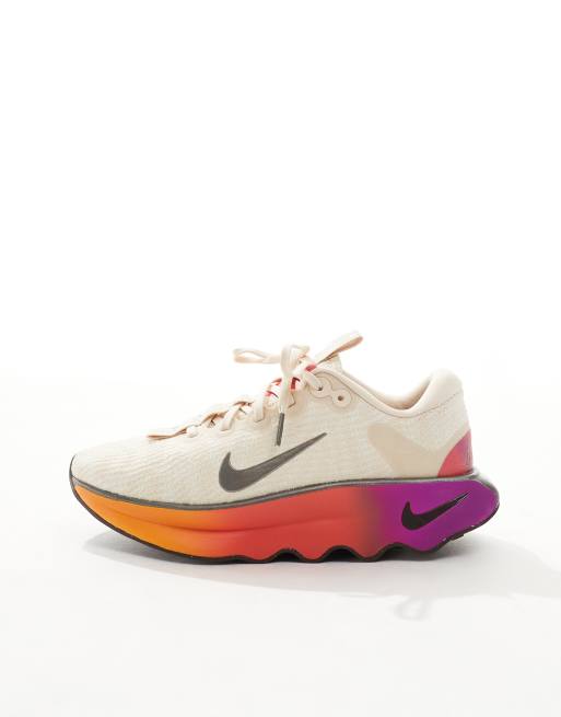 Nike Motiva sneakers in white & gold, 2 of 5