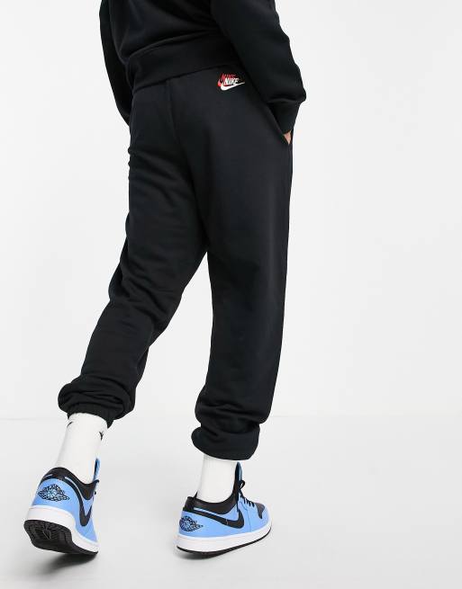 Nike black cheap sweats