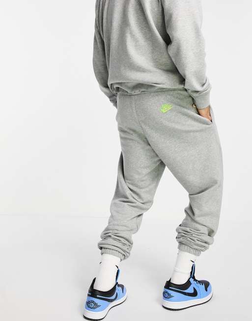 Nike Men's Grey Multi Futura Essential Sweatpants