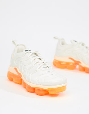 vapormax plus bianche e arancioni