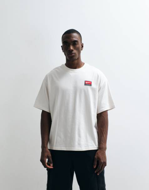 Nike – Naturvit, boxig t-shirt i oversized fit med retrologga - view 1