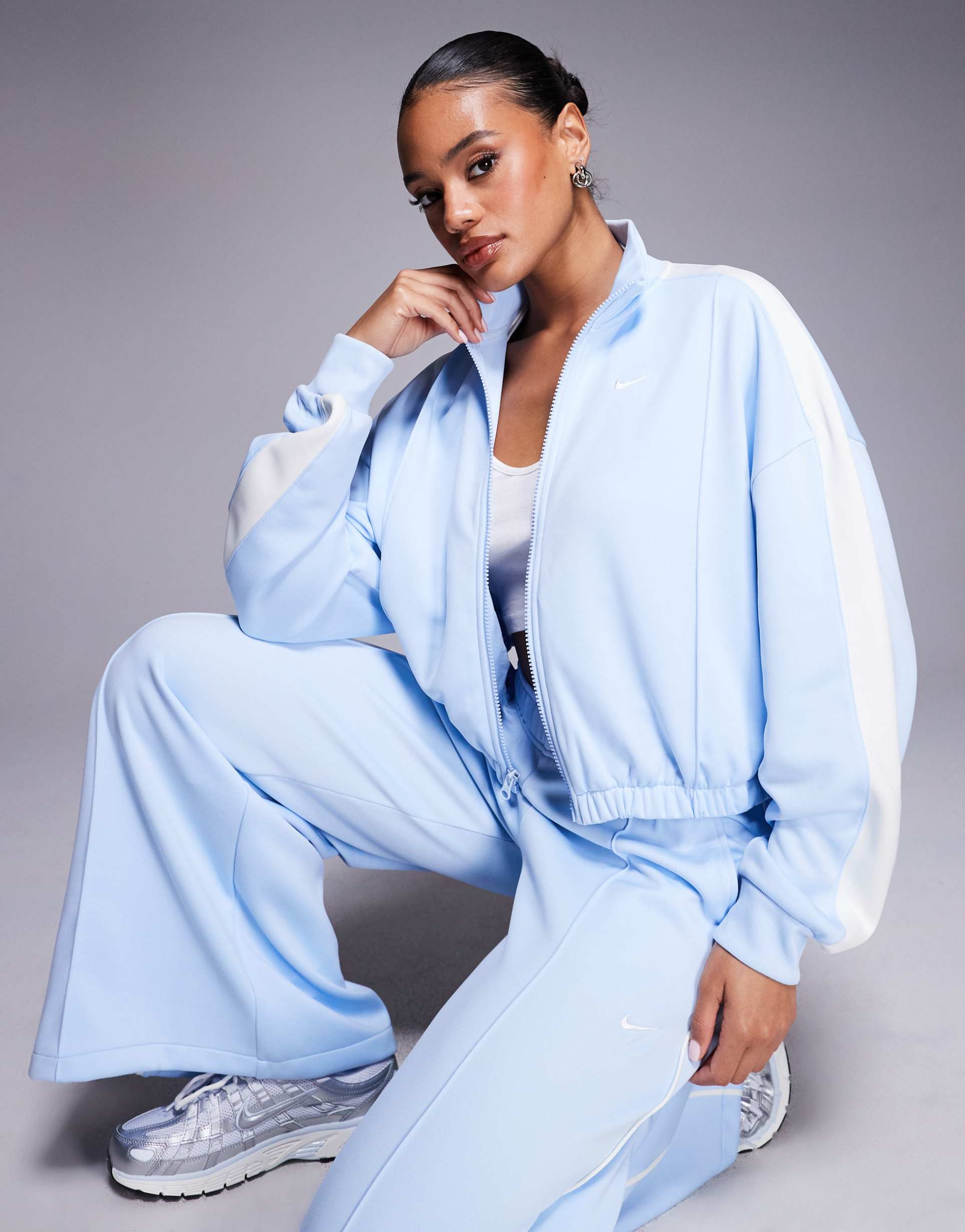 nike nsw cropped zip through jacket in blue