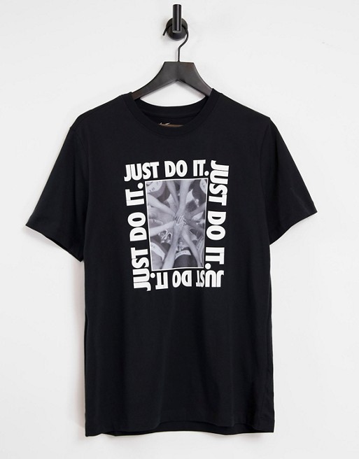 Nike t-shirt in black