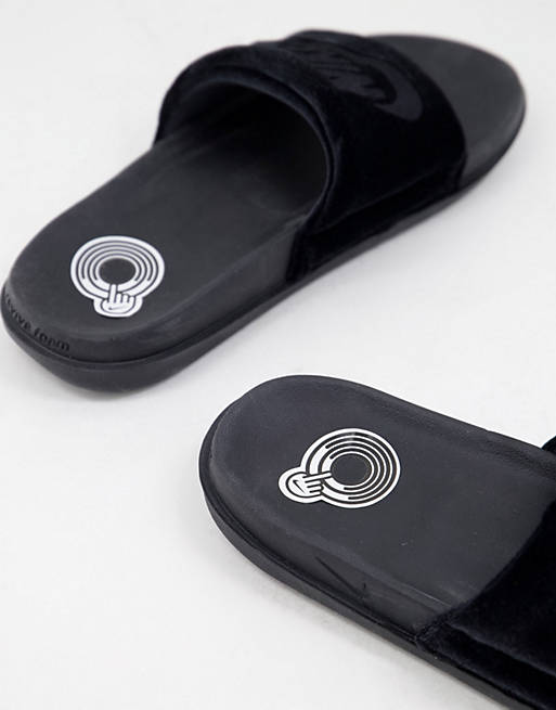 Shoes Flip Flops/Nike Offcourt sliders in black velour 