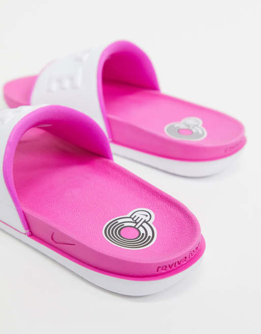 Light pink nike on sale slides