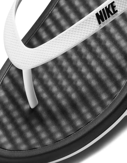 Nike On Deck flip flops in black/white | ASOS display picture 1