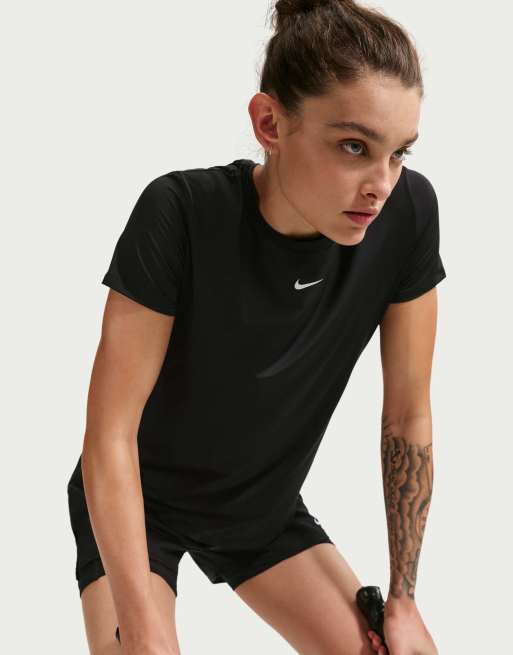 Nike One Classic Dri-FIT fitted short sleeve top in black, 3 of 4