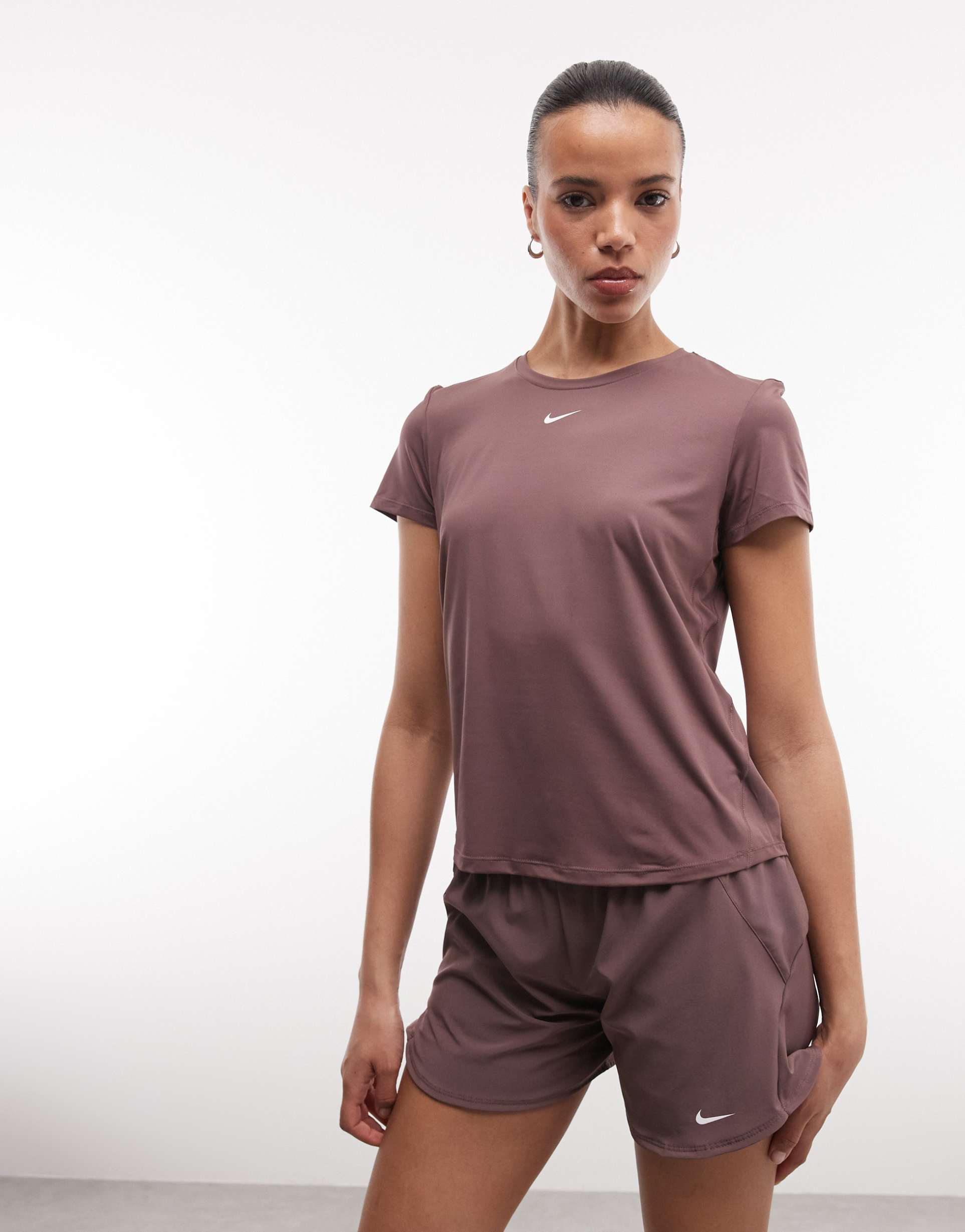 nike one classic short sleeve t-shirt in brown