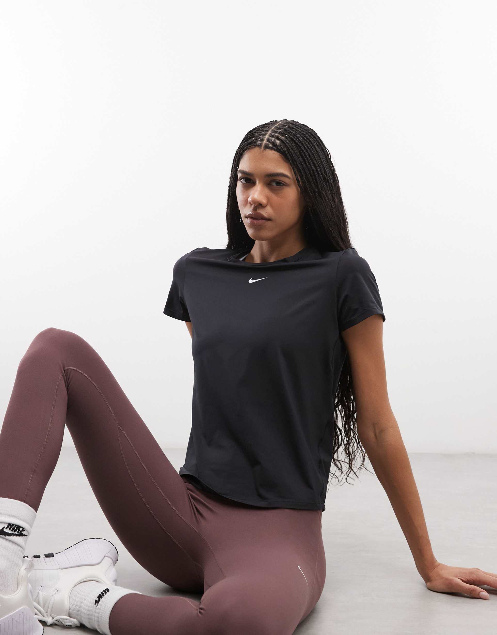 nike one classic training dri-fit t-shirt in black