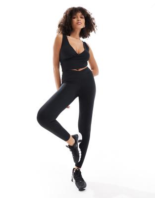 Nike - One Training - 7/8-Leggings in Schwarz mit hohem, gewickeltem Bund