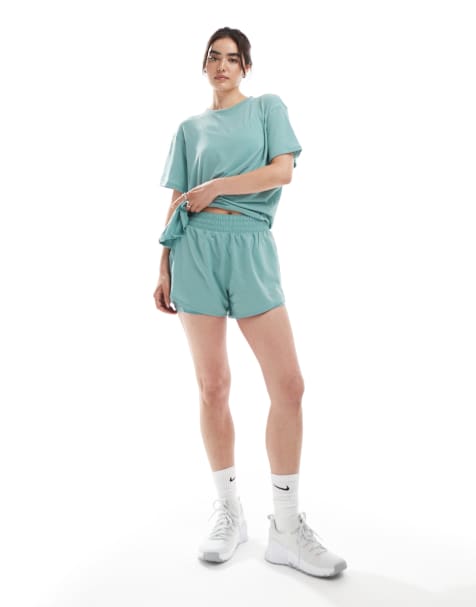 Nike – One Training Dri-FIT – 2-in-1-Shorts in Hellblau mit hohem Bund, 3 Zoll Schrittlänge - view 1