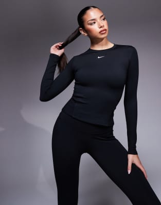 Nike - One Training Dri-FIT - Figurbetontes, langärmliges Oberteil in Schwarz