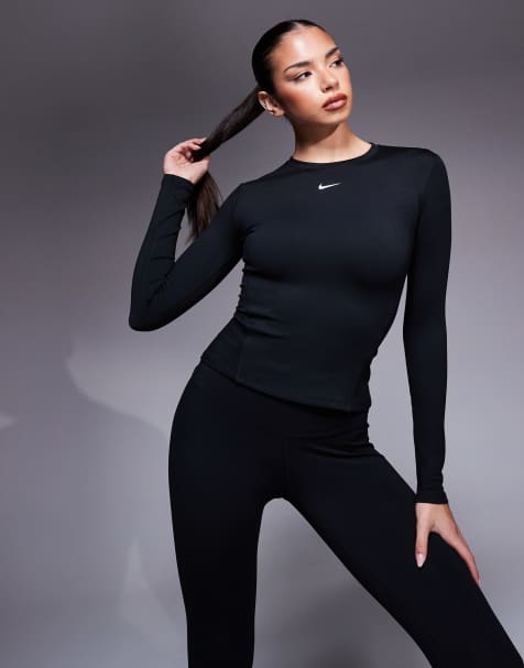 Nike One Training - Dri-FIT - Figursyet sort top med lange ærmer - view 1