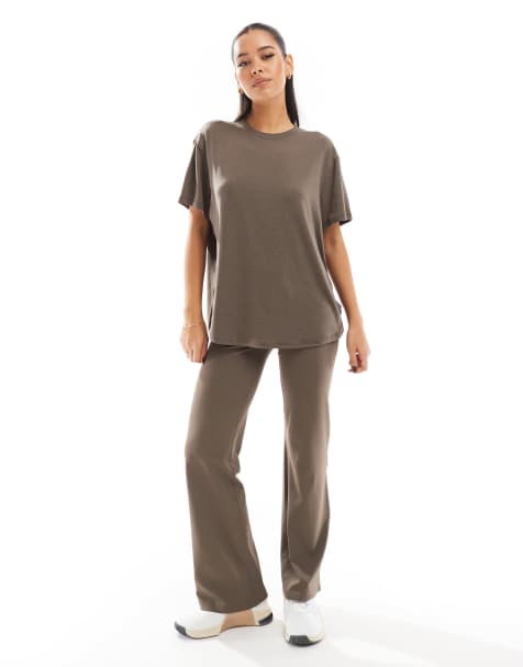 Nike - One Training - Dri-FIT - Flared legging met omslag in bruin - view 1