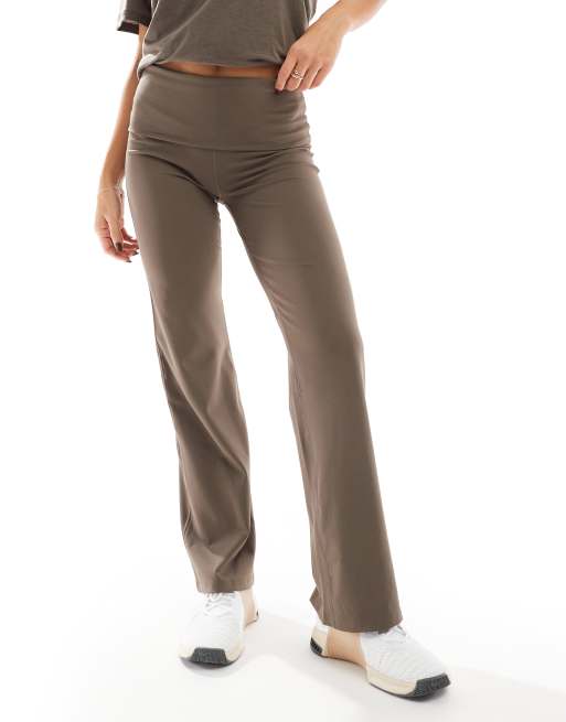 ■NIKE■ One Dry Fit High Waist Foldover Pants W Mink Brown Nike One Women's Dri-FIT High-Waisted Fold-Over Pants. Nike.com