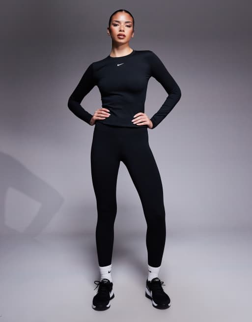 Nike - One Training - Dri-FIT getailleerde top met lange mouwen in zwart, 2 van 4