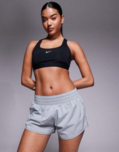 Nike – One Training – Dri-FIT – Grå shorts med medelhög midja på 3 tum - view 1