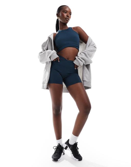 Nike One Training - Dri-FIT - Marineblå 5-tommer leggingsshorts med slå-om-front og høj talje