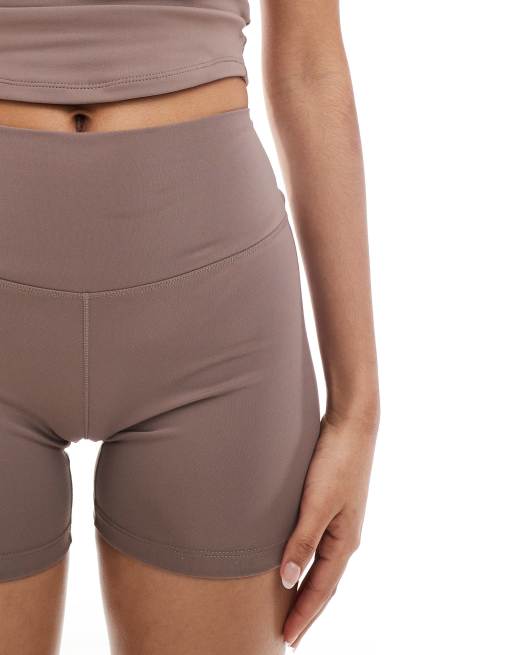 Nike - One Training Dri-FIT - Pantaloncini a vita alta marroni da 5", 2 di 5