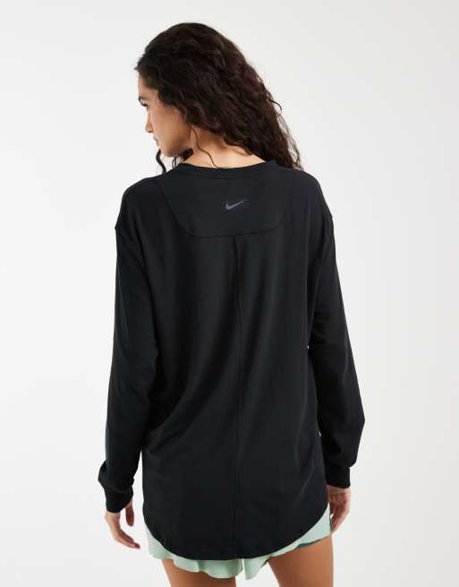Nike - One - Training - Dri-FIT - Ruimvallend T-shirt met lange mouwen in zwart, 3 van 4