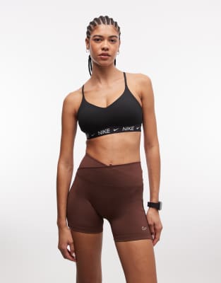 Nike - One Training Dri-FIT - Shorts in Braun mit gewickeltem Bund, 5 Zoll Schrittlänge-Brown